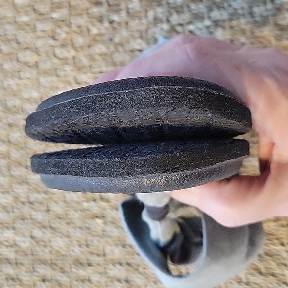 SANUK Yoga sling gray and black sandals.  Size is 7. Great condition. - Picture 6 of 7